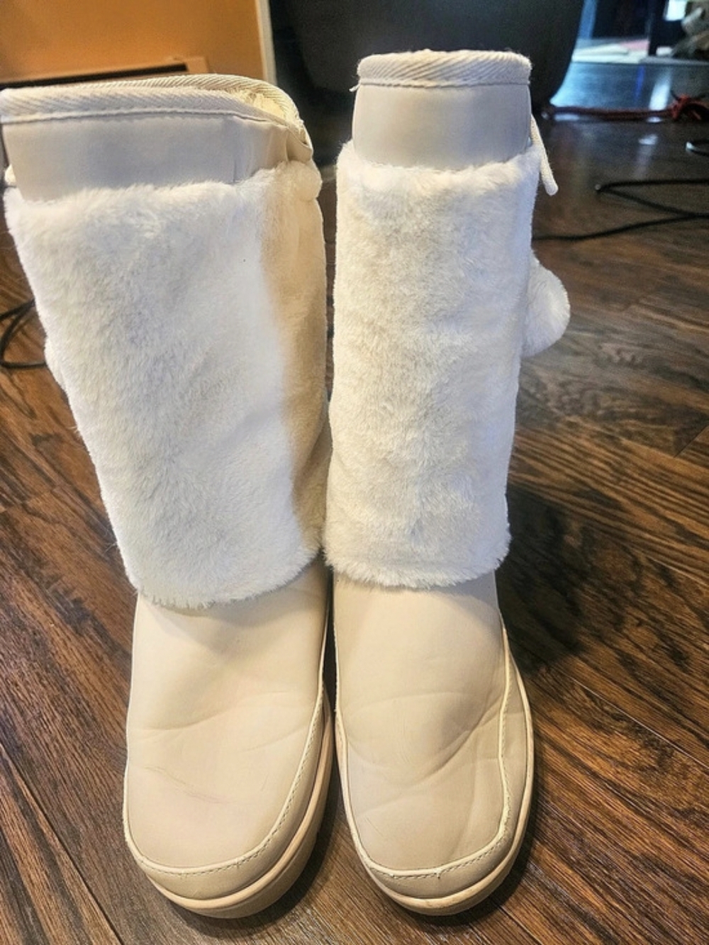Faux-Fur Winter Boots in Cream